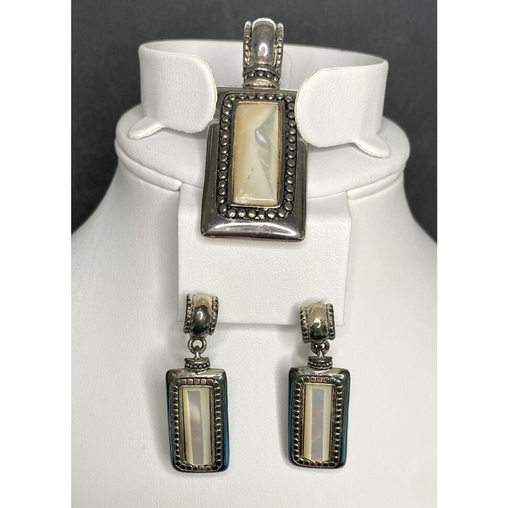Premier Designs Jewelry Mother of Pearl Earrings and Pendant Set New SKU PD20‎